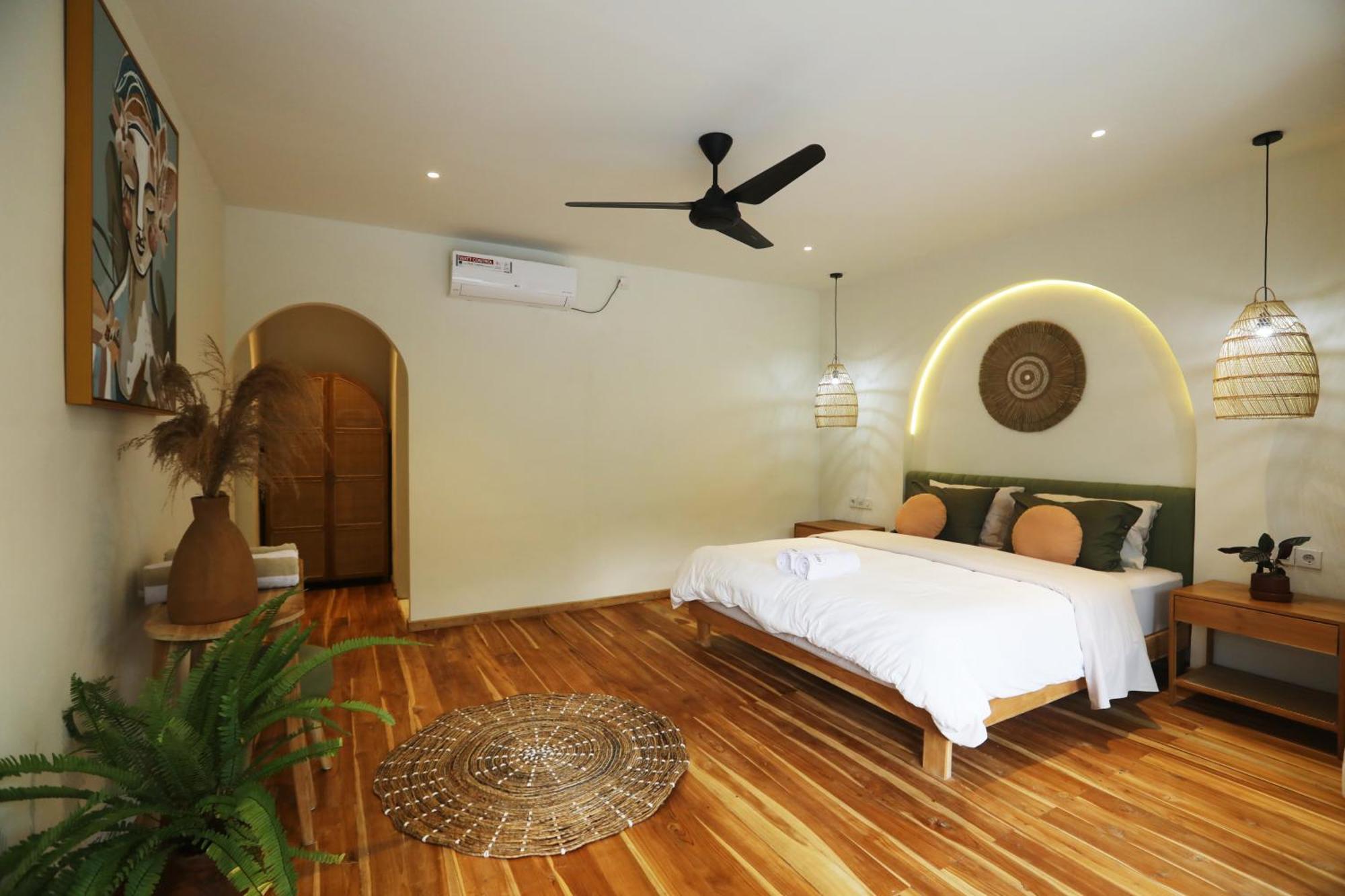 Tiu Oasis Lombok Hotel Kuta  Exterior photo