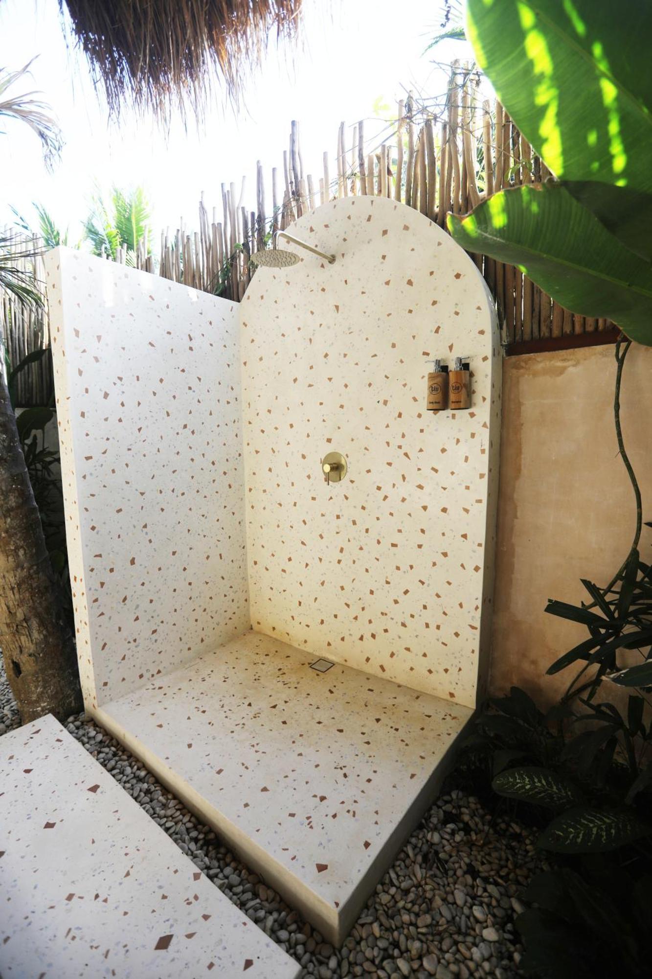 Tiu Oasis Lombok Hotel Kuta  Exterior photo